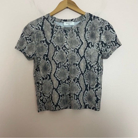 Aritzia Tops - Aritzia Babaton Snake Skin Luxe Lounge Everyday Short Sleeve Crop Tee XS